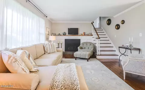 Living - 222 Marshall Ave, Schenectady, NY 12304 photo 3 of 5