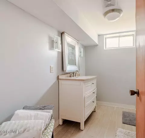Bath - 222 Marshall Ave, Schenectady, NY 12304 photo 6 of 7