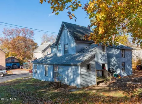 57 Wells St, Gloversville, NY 12078