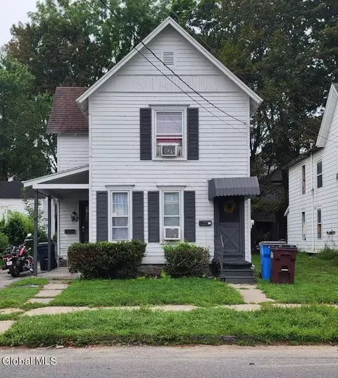 48 5th Ave, Gloversville, NY 12078