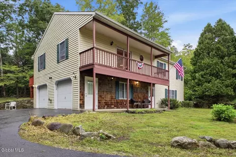 681 Ralph Rd, Lake Luzerne, NY 12846