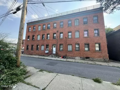 Exterior - 4 River St, Schenectady, NY 12305 photo 4 of 6