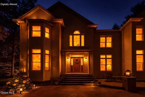 1 Shetland Grn, Clifton Park, NY 12065