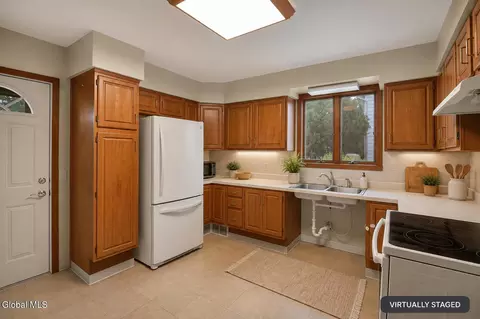 Kitchen - 1207 Cullen Ave, Schenectady, NY 12309 photo 2 of 5