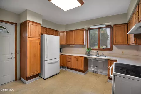 Kitchen - 1207 Cullen Ave, Schenectady, NY 12309 photo 1 of 5