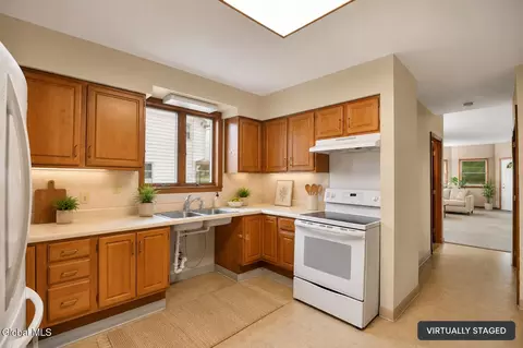 Kitchen - 1207 Cullen Ave, Schenectady, NY 12309 photo 4 of 5
