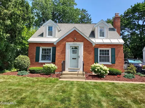Exterior - 1300 Mcclellan St, Schenectady, NY 12309 photo 2 of 4