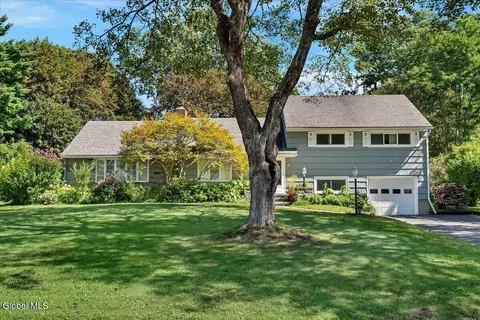 10 Eastland Ave, Gloversville, NY 12078