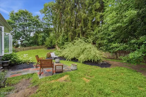 Exterior - 7 Eberle Rd, Latham, NY 12110 photo 8 of 10