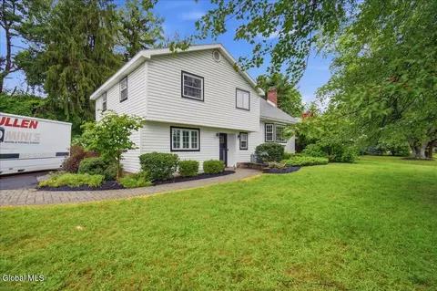 7 Eberle Rd, Latham, NY 12110