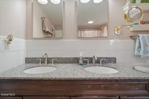 Bath - 7 Eberle Rd, Latham, NY 12110 photo 2 of 3