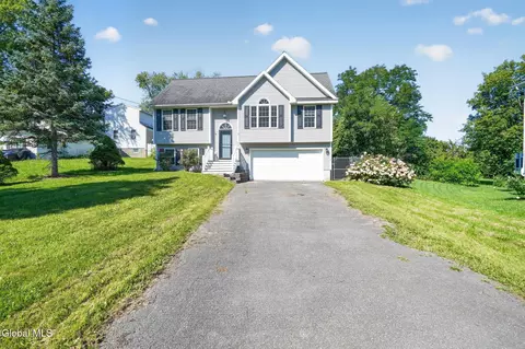 15 St Claire Ave, Rensselaer, NY 12144