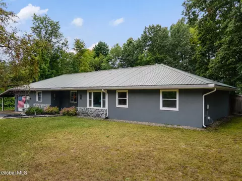 8 Michael Rd, Moreau, NY 12828