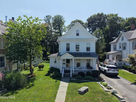 15 Freleigh Pl, Coxsackie, NY 12051