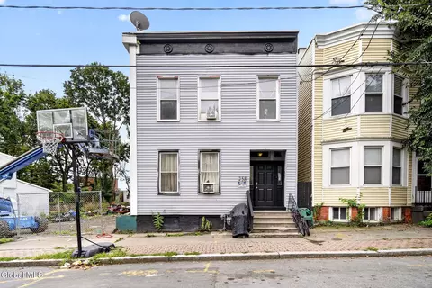 258 1st St, Albany, NY 12206