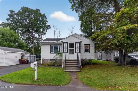 4 Broadway, Latham, NY 12110