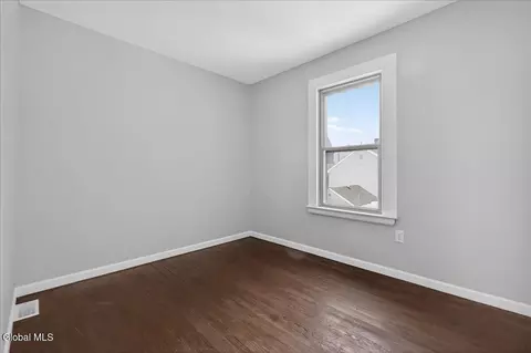 Bedroom - 103 Porter St, Schenectady, NY 12308 photo 4 of 6