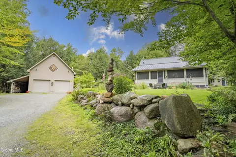 379 N Shore Rd, Gloversville, NY 12078