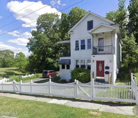 2 Mcelwain Ave, Cohoes, NY 12047