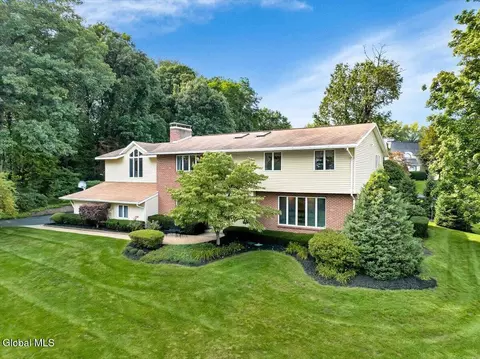 1 Oak Rdg, Menands, NY 12204