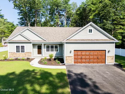 23 Mountainview Ter, Lake George, NY 12845