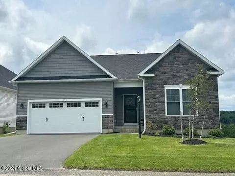 23 Harbor Ln, Cohoes, NY 12047