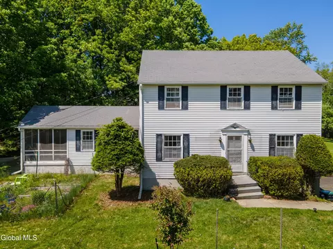 21 Nassau St, Troy, NY 12180