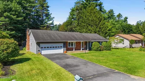 14 Crownwood Ln, Queensbury, NY 12804