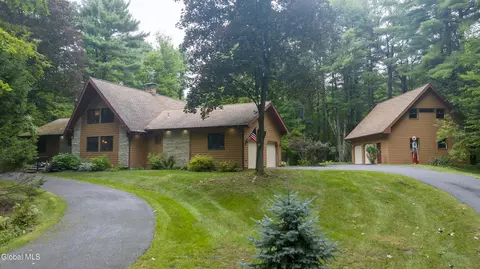 93 Brown Rd, Stillwater, NY 12170