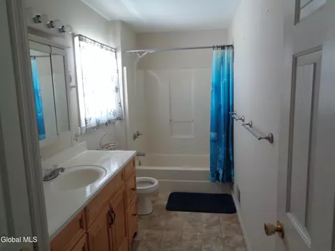 Bath - 751 Spring St, Schenectady, NY 12303 photo 1 of 2