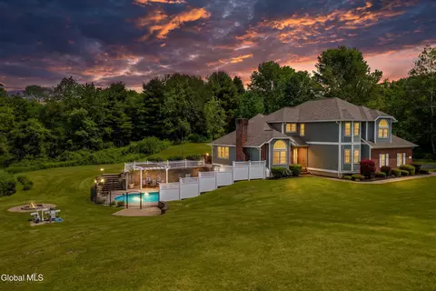 116 Boulderwood Dr, Queensbury, NY 12804