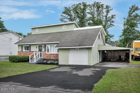 Exterior - 143 Ray Ave, Schenectady, NY 12304 photo 2 of 8