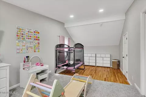 Bedroom - 143 Ray Ave, Schenectady, NY 12304 photo 4 of 7