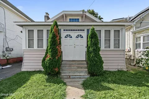 19 Bogart Ter, Albany, NY 12202