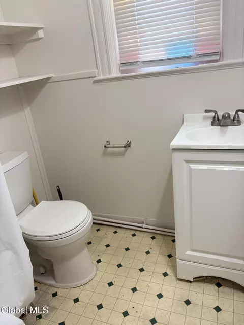 Bath - 314 Georgetta Dix, Schenectady, NY 12307 photo 8 of 10