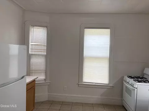 Kitchen - 314 Georgetta Dix, Schenectady, NY 12307 photo 3 of 9