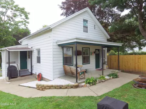 612 Pawling Ave, Troy, NY 12180