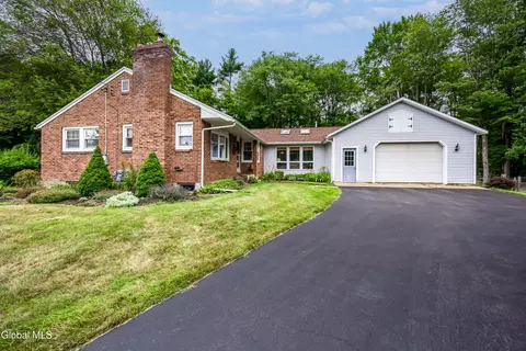 8 Sherwood Park Dr, Burnt Hills, NY 12027