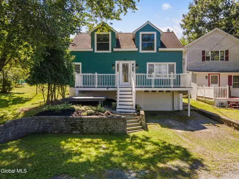62 Lake Shore Circle Dr, Nassau, NY 12123