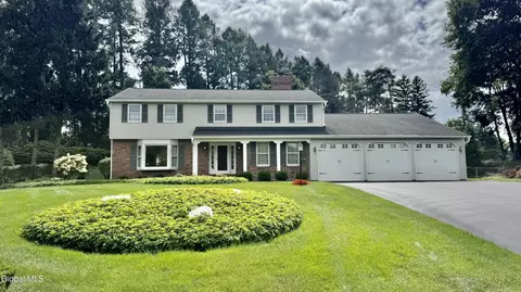 6 Thistledown Ct, Loudonville, NY 12211