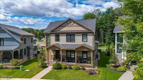 31 Oak Ridge Blvd, Saratoga Springs, NY 12866