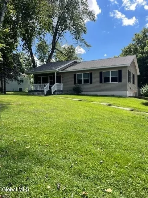 14 Glen Dr, Troy, NY 12180