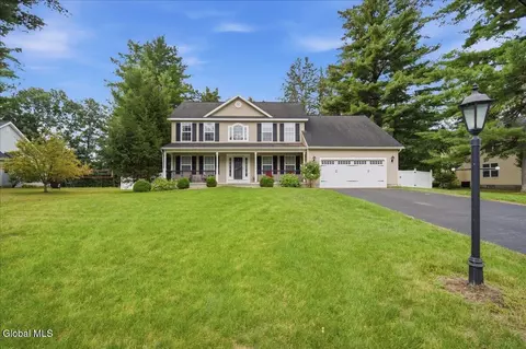 4 Wyndham Way, Milton, NY 12020