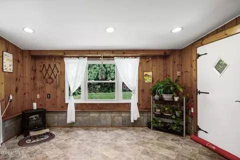 Entry Way - 2031 Gray St, Schenectady, NY 12306 photo 1 of 1