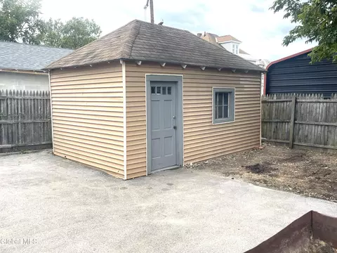 Exterior - 71 Elder St, Schenectady, NY 12304 photo 3 of 9