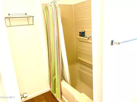 Bath - 71 Elder St, Schenectady, NY 12304 photo 1 of 5