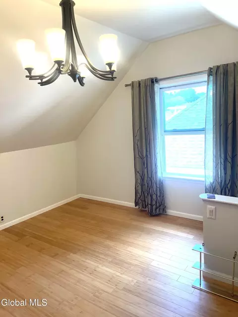 Bedroom - 71 Elder St, Schenectady, NY 12304 photo 4 of 5