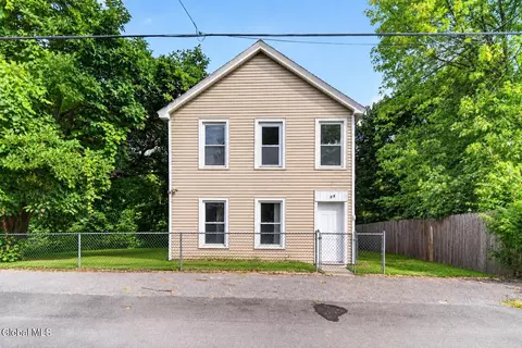 17 Glen Ave, Watervliet, NY 12189