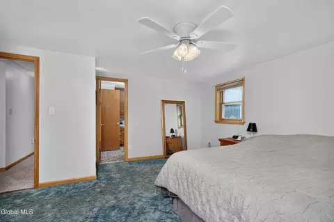 Bedroom - 16 Golf Rd, Schenectady, NY 12304 photo 4 of 11