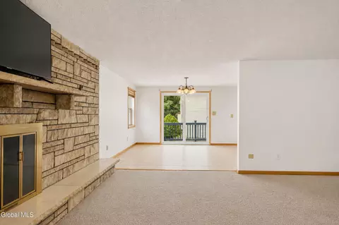 Living - 16 Golf Rd, Schenectady, NY 12304 photo 6 of 7